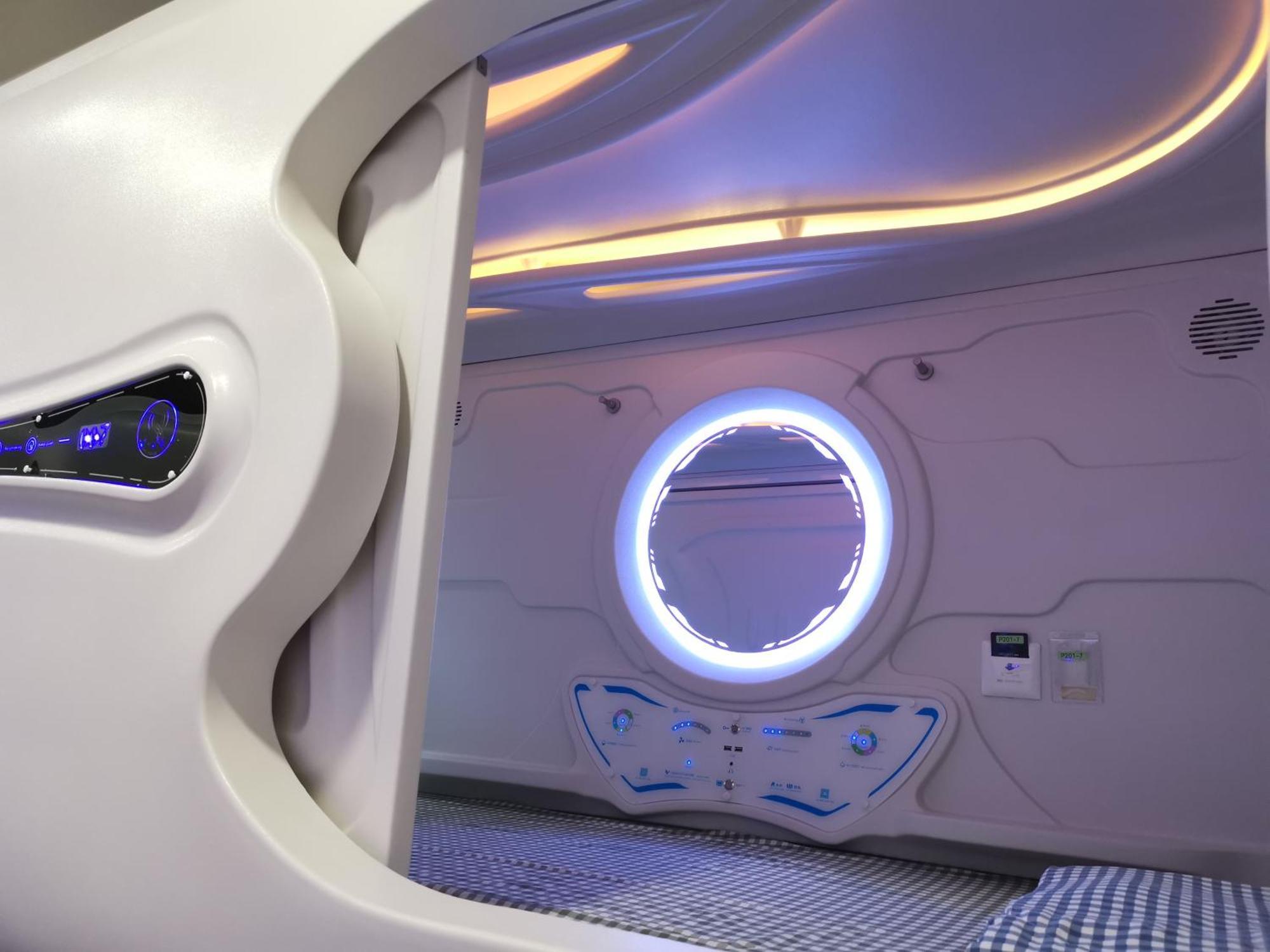 橙舍太空艙 Tw Capsule Hostel Тайбэй Экстерьер фото