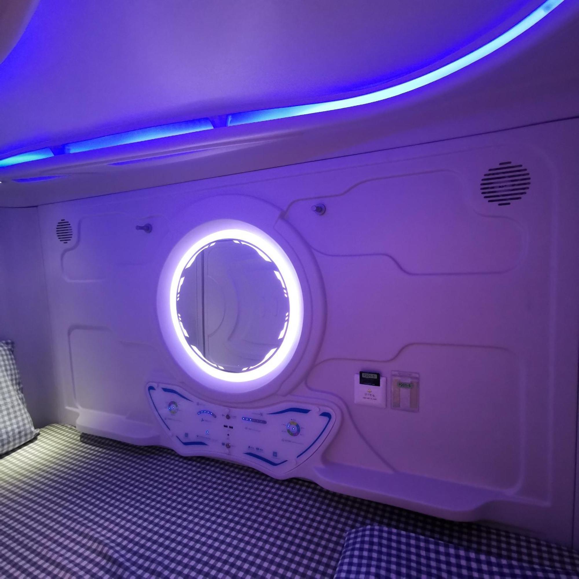橙舍太空艙 Tw Capsule Hostel Тайбэй Экстерьер фото